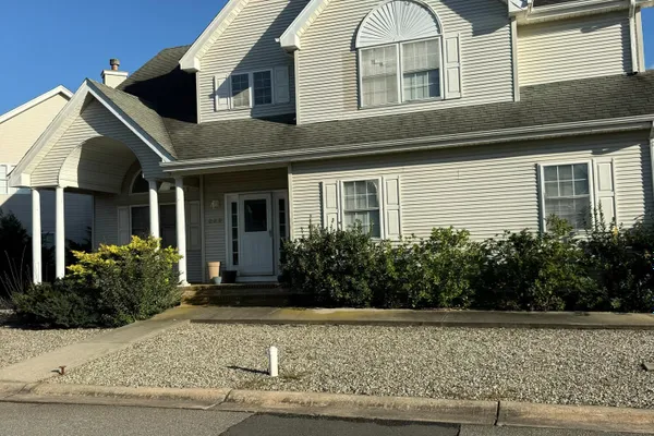 880 SUNRISE BLVD