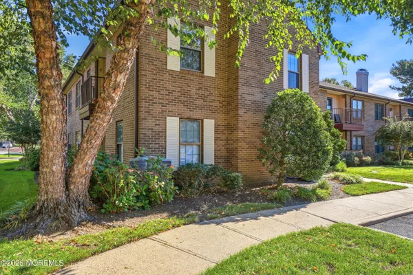 1001 WELLINGTON PL