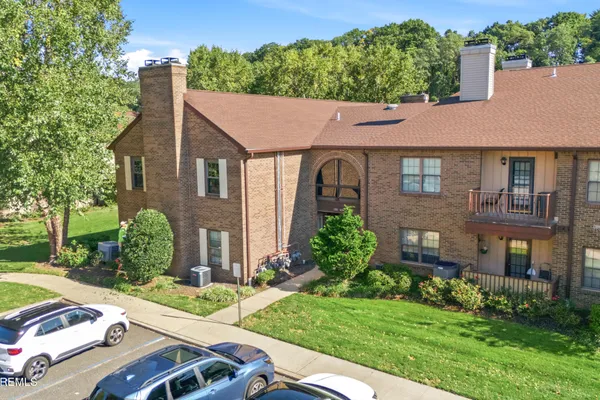1001 WELLINGTON PL