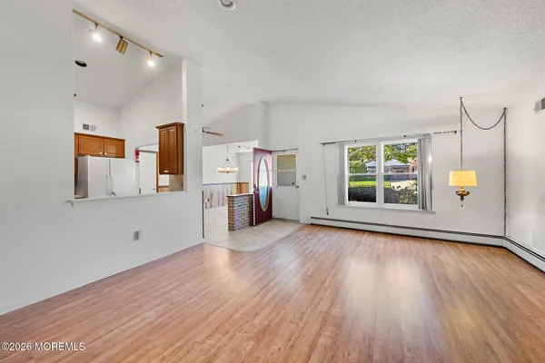 37 NAUTILUS DR