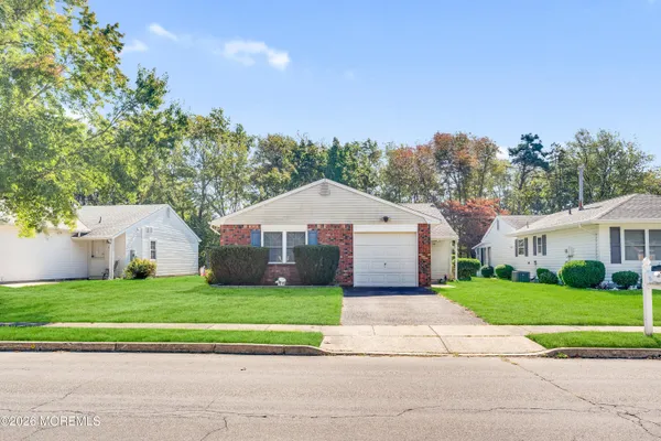 30 COMPASS AVE