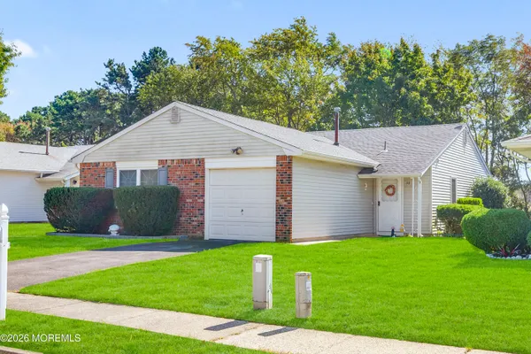 30 COMPASS AVE