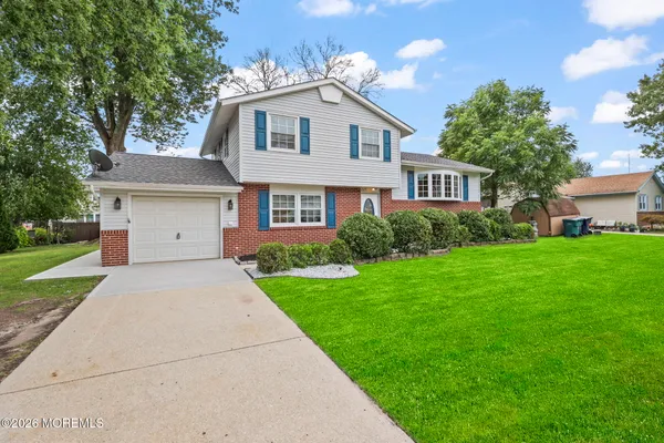 207 LAKE WINNEPESAUKEE DR