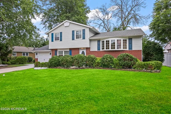 207 LAKE WINNEPESAUKEE DR
