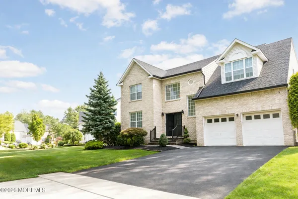 27 GOSHAWK CT