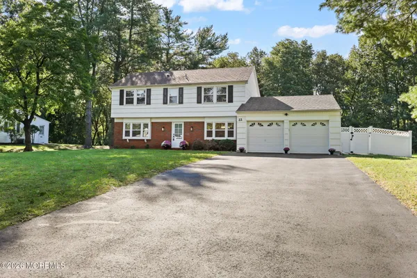 22 KNOX LN