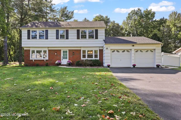 22 KNOX LN