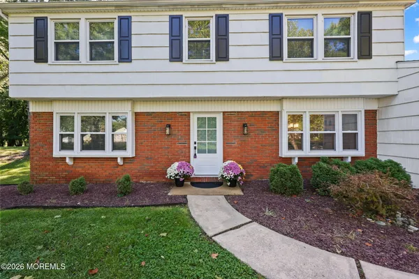 22 KNOX LN