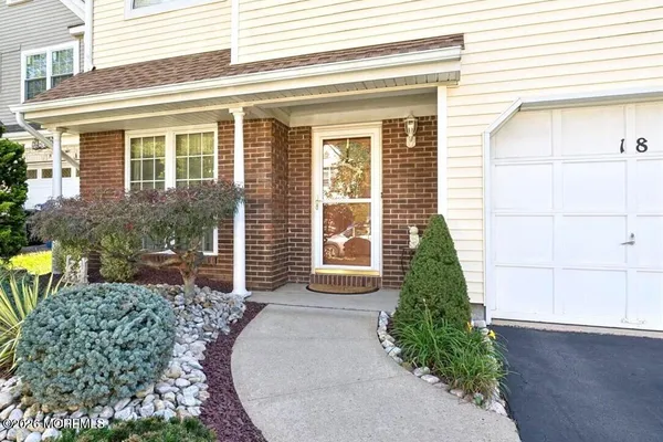 18 CARLISLE CT