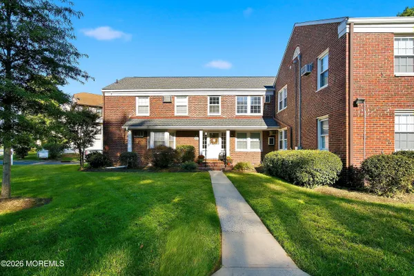 22 PINCKNEY RD D
