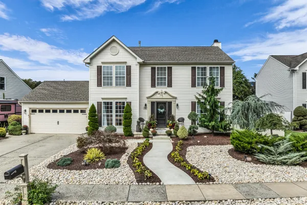 34 BUTTERNUT LN