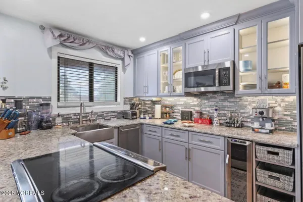 329 SHORE DR D14