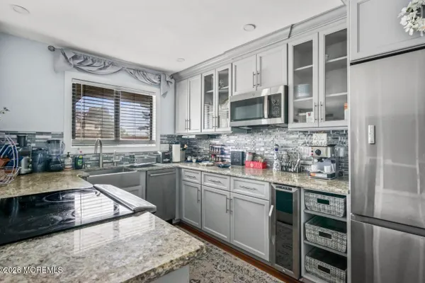 329 SHORE DR D14