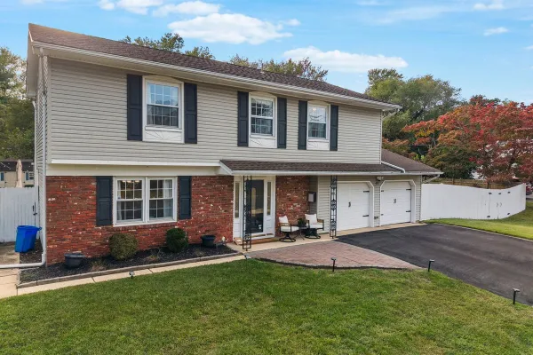 47 OLD BRIDGE DR
