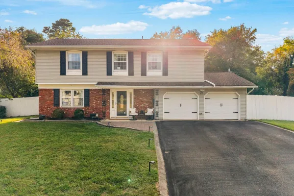 47 OLD BRIDGE DR