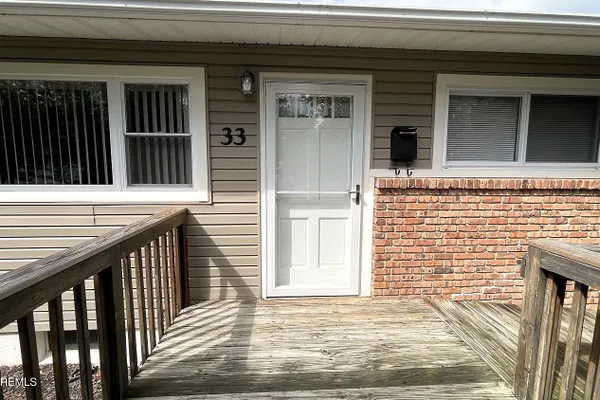 33 BUCKNELL DR