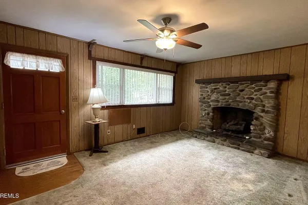 33 BUCKNELL DR