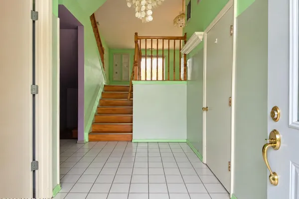 3 LEE LEE LN