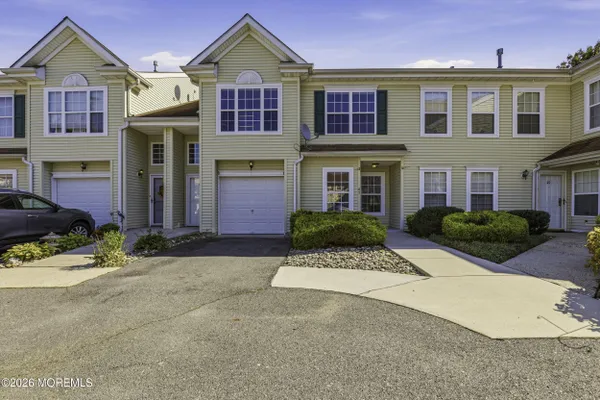47 E WOODLAND AVE C47