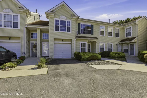 47 E WOODLAND AVE C47