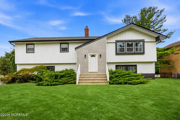162 W PALMER AVE