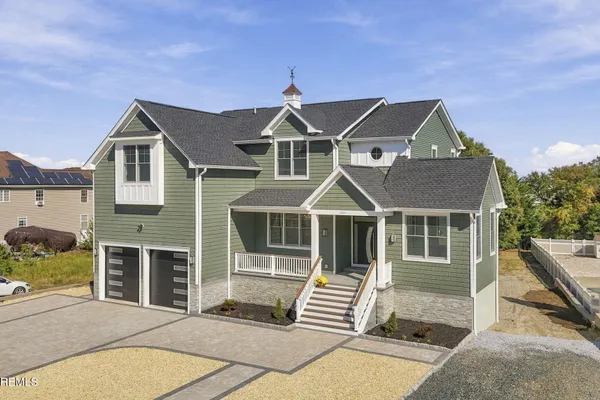 208 COUNTRY CLUB BLVD