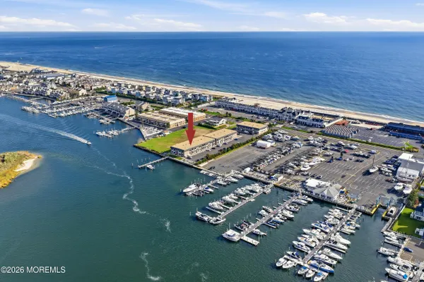 1382 OCEAN AVE 17B