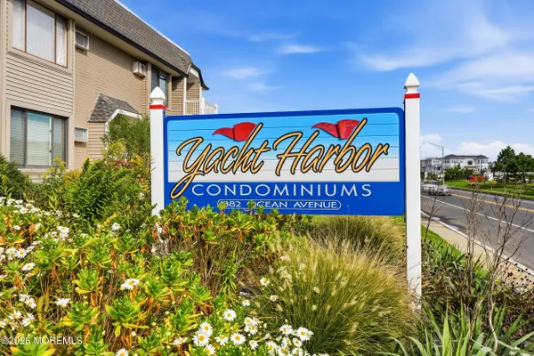 1382 OCEAN AVE 17B