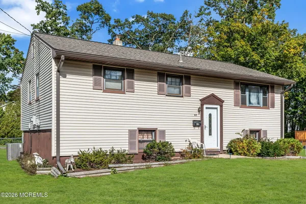 47 DARIEN RD