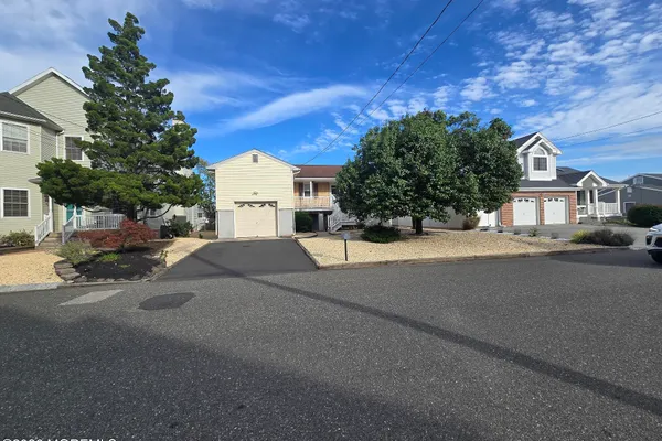 21 CHANNEL RD
