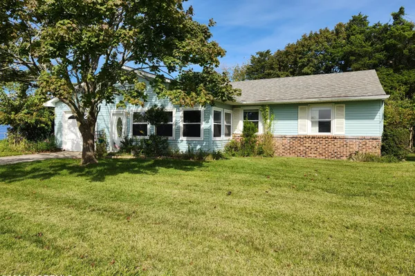 29 BEACH DR