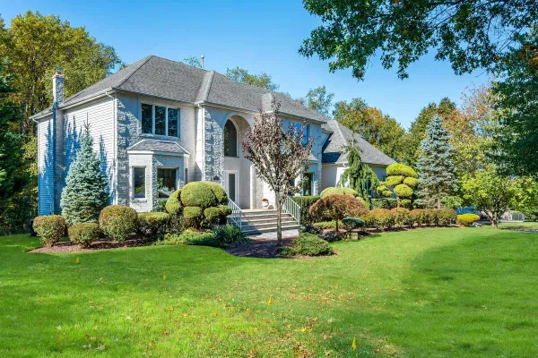 117 ROLLING HILL DR