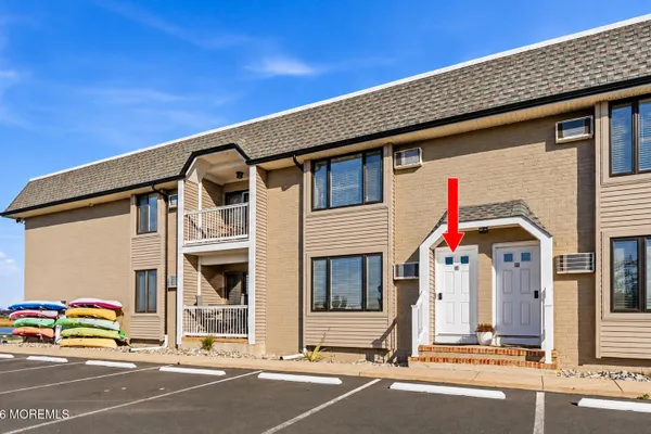 1382 OCEAN AVE 17B