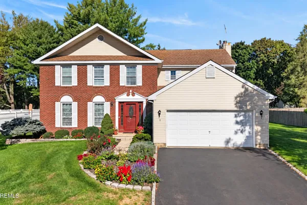 7 JOSEPH DR