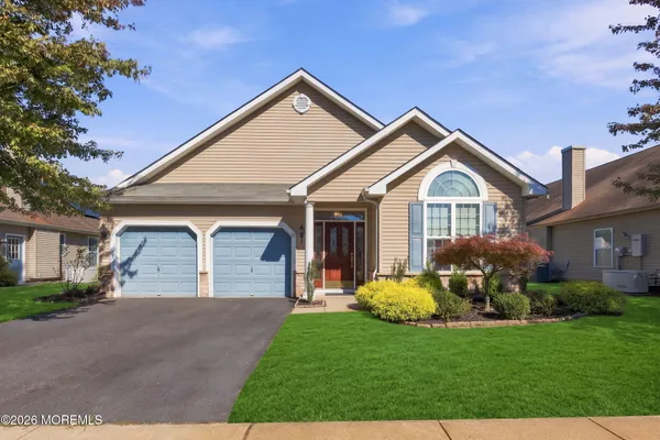 10 WOODVIEW DR