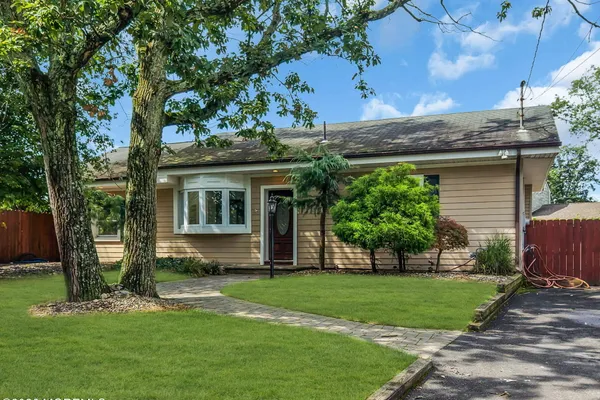 294 DELAWARE DR