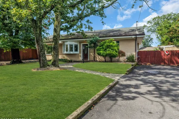 294 DELAWARE DR