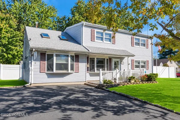 15 HEMINGWAY DR