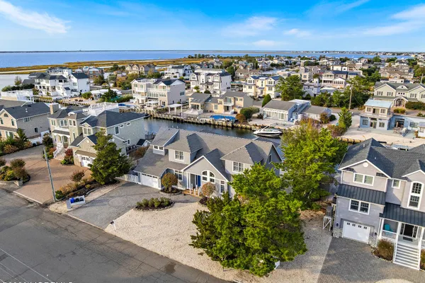 171 MARINA BLVD