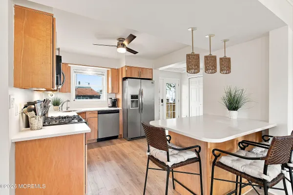 48 BAY SHORE DR