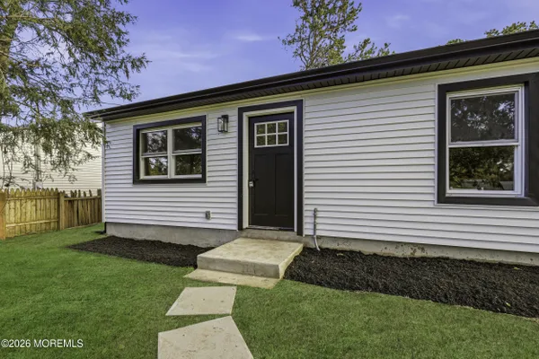 39 FREEWOOD ST