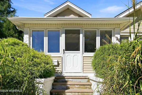 27 WINDSOR CT