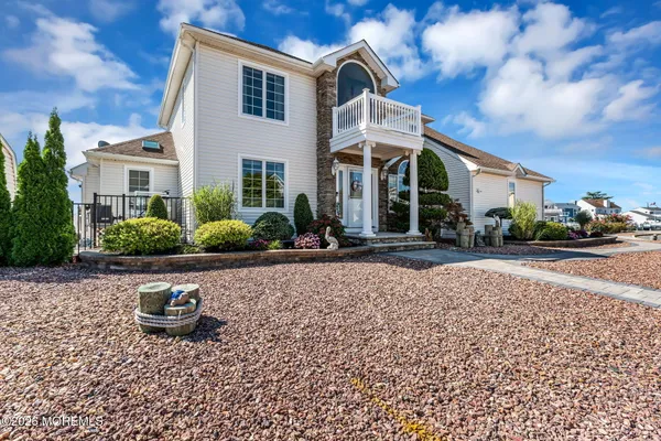 30 PEAKSAIL DR