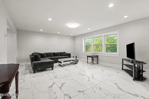162 W PALMER AVE