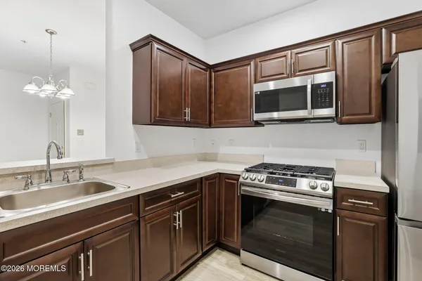 114 SOPHEE LN
