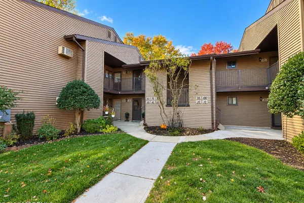 70 HANCOCK CT C129
