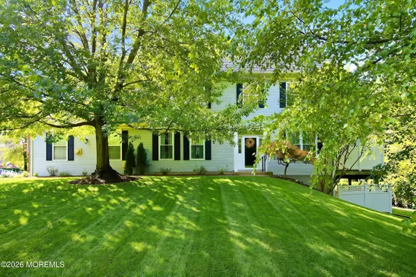 2407 ROBIN WAY