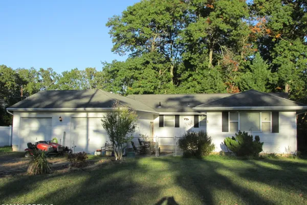 407 WESTERN BLVD