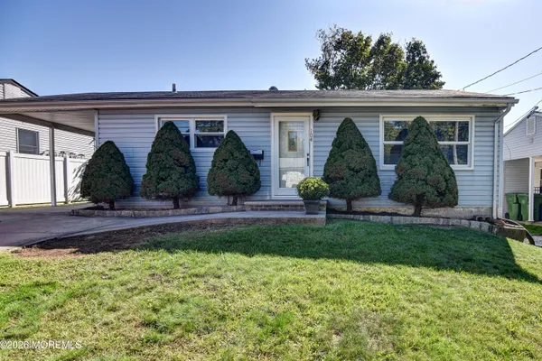 104 PINETREE DR