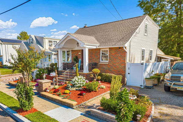 764 CARLOCK AVE